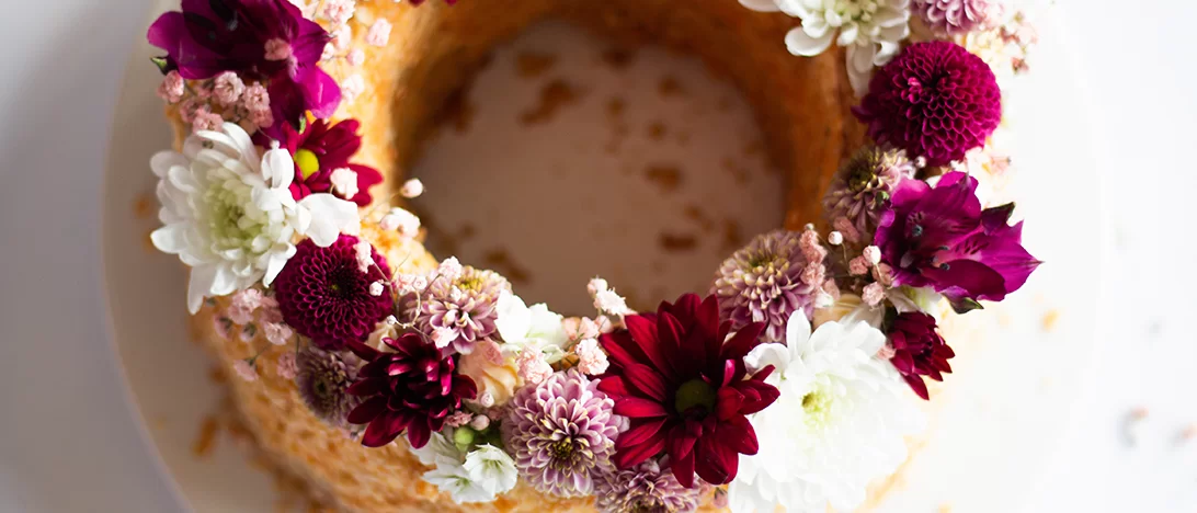 Frankfurter Kranz mit Blumen